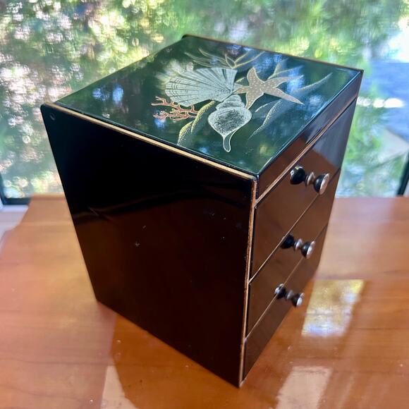Vintage Otagiri Black Lacquer Jewelry Box with Mirror & Seashell Design - Picture 4 of 16
